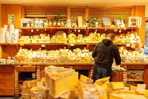 راهنمای خرید پنیرهای فرانسوی در پاریس