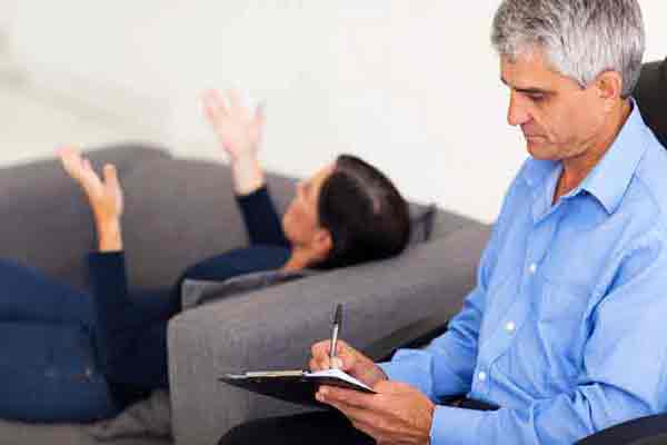 متخصص روانکاو و روانشناس ایرانی | Psychologue , Psychiatre