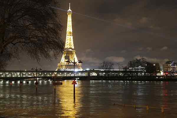 سیل در پاریس به روایت تصویر