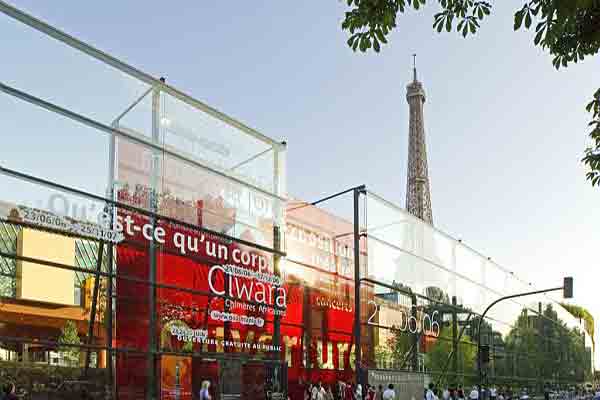 موزه‌ برنلی پاریس نمای شیشه ای