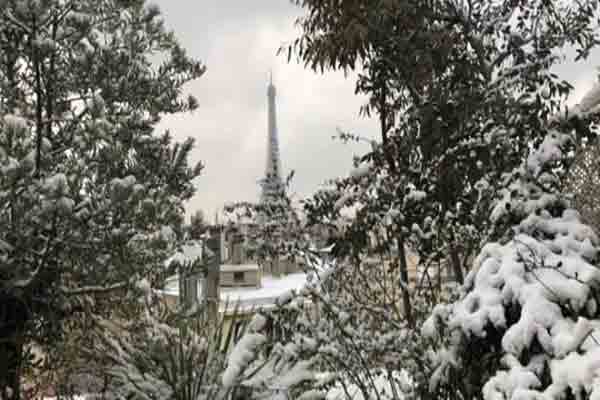 نوروز برفی در پاریس