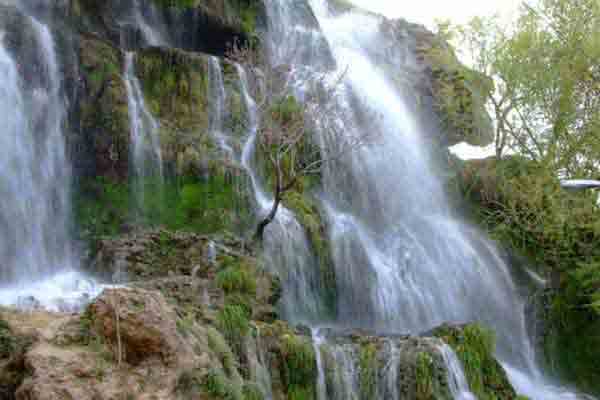 آبشار نیاسر کاشان | بکرترین و زیباترین آبشار ایران | جاذبه های گردشگری ایران