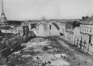 باقیمانده Le Bazar de la Charité