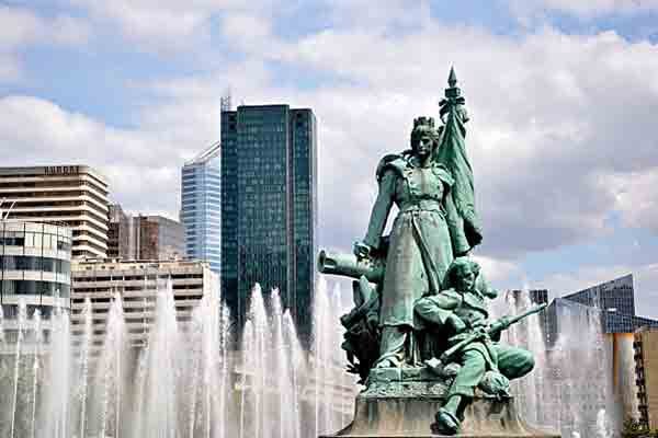 statue-la-défense-de-paris