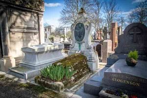 قبرستان پرلاشز و مقبره‌های معروف پاریس | Pere lachaise
