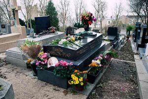 قبرستان پرلاشز و مقبره‌های معروف پاریس | Pere lachaise