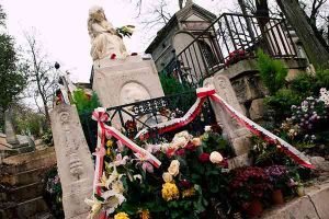 قبرستان پرلاشز و مقبره‌های معروف پاریس | Pere lachaise