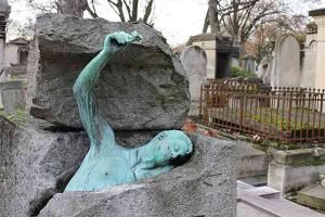 قبرستان پرلاشز و مقبره‌های معروف پاریس | Pere lachaise