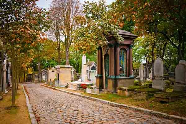 Cimetiere-du-Pere-Lachaise-automne