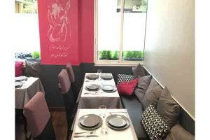 رستوران ایرانی A Table