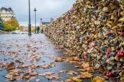 پاکسازی پل عشاق از قفل | پل عشاق |Pont des Arts