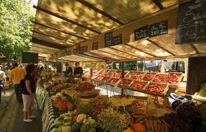 بازار روز در پاریس