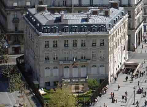 Hôtel-des-Maréchaux-vu-de-la-terrasse-de-l'arc
