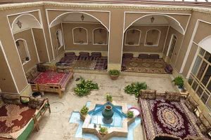 شهر ورزنه ,کویر خارا, کویر ورزنه , کویر ورزنه کجاست؟,اقامتگاه سنتی ورزنه