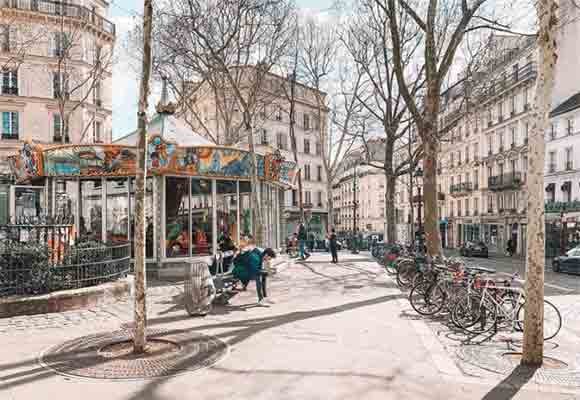 place-abbbesses-paris
