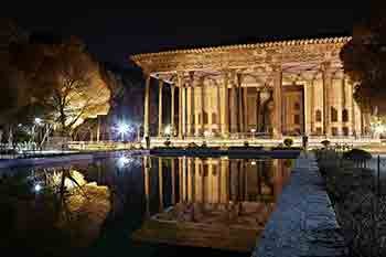 The-Persian-Garden-Chehelsotoun