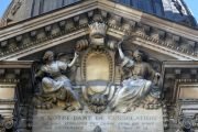 Le Bazar de la Charité | بازار خیریه پاریس